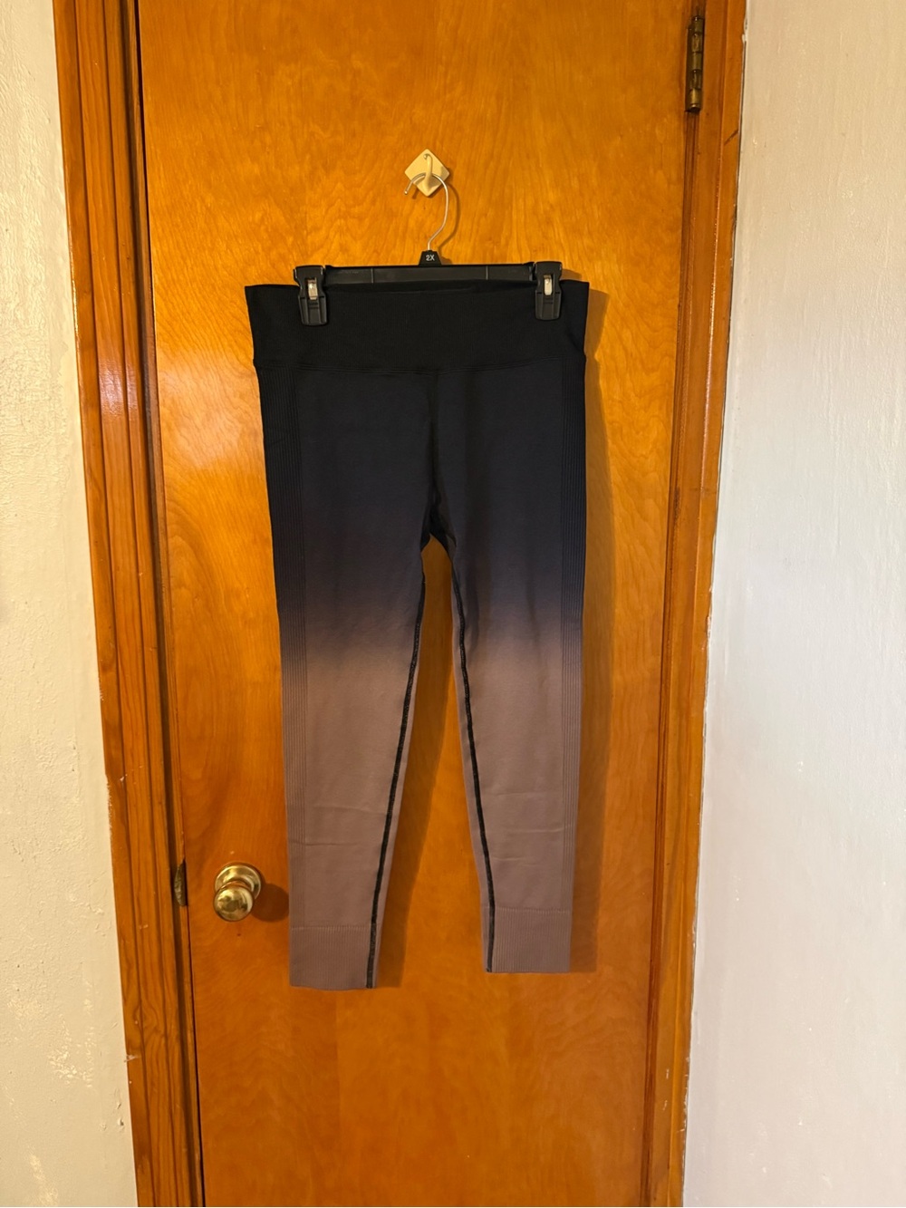 High-Rise Ombre Leggings in Black to Mauve
